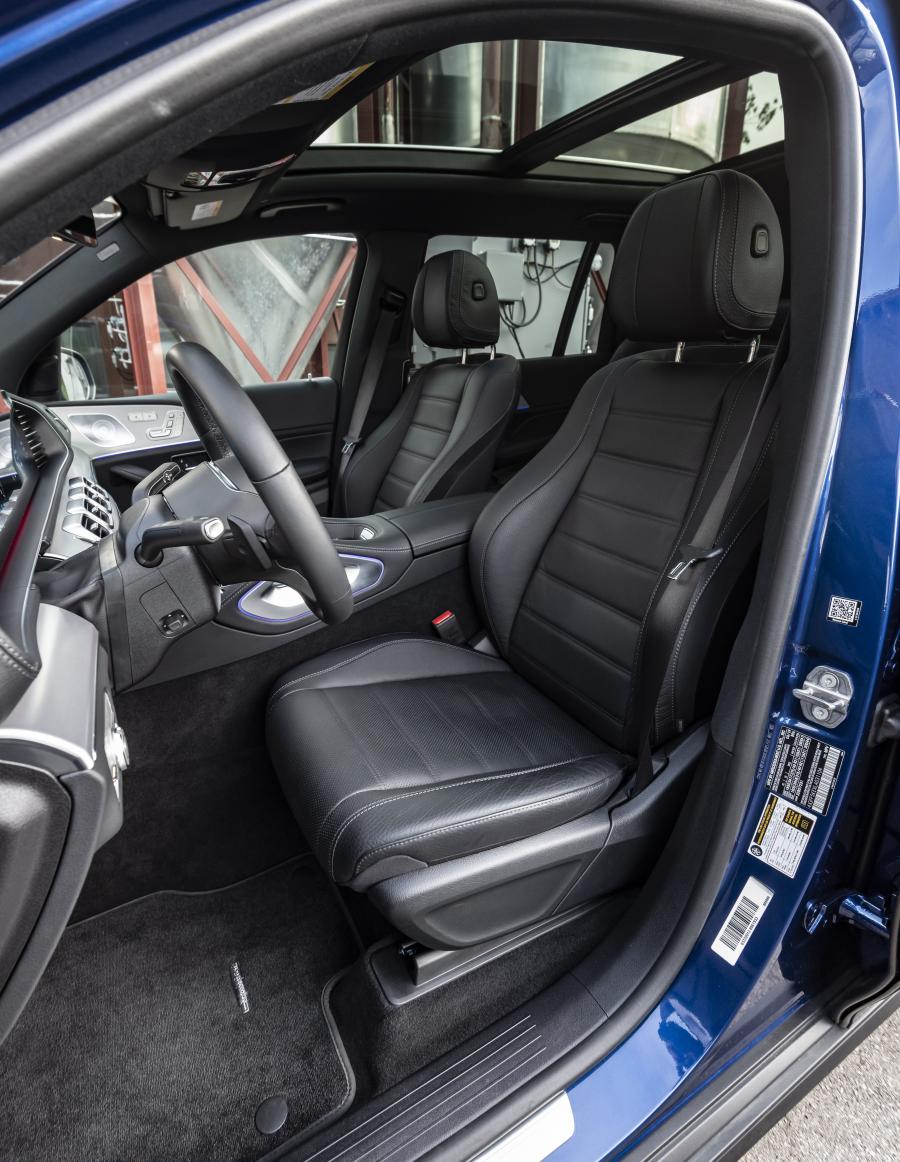 Интерьер Mercedes-Benz GLS450 4Matic (X167) 2019 года  (NA) (фото 5 из 44)